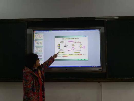 南昌向远轨道技术学校教务处深入落实《开学第一课》检查工作