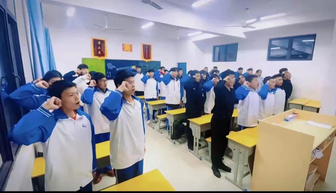 南昌向远轨道技术学校开展宪法日主题教育活动