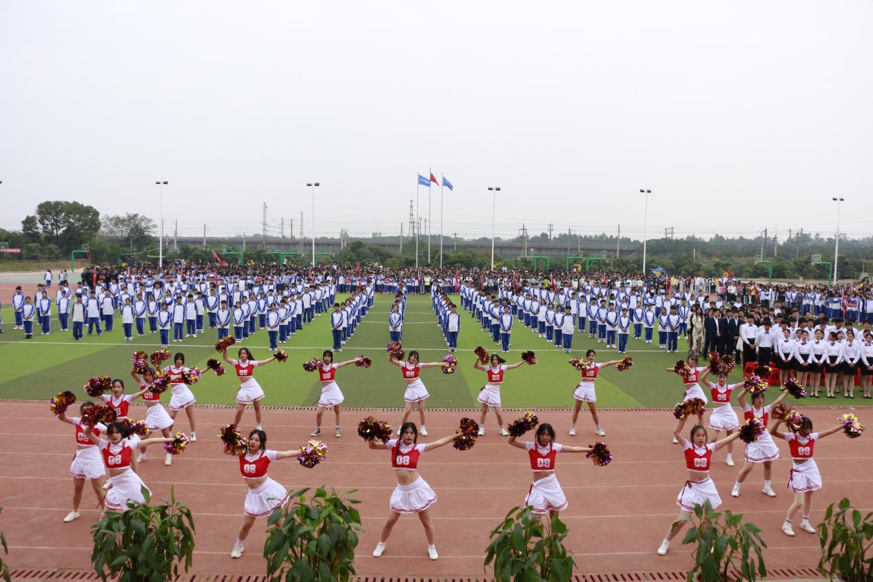 热烈祝贺南昌向远轨道技术学校第十四届运动会圆满闭幕