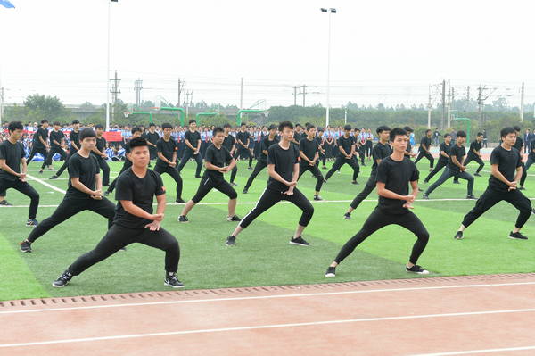 第九届南昌地区中等职业院校学生篮球联赛在南昌轨道学校开幕