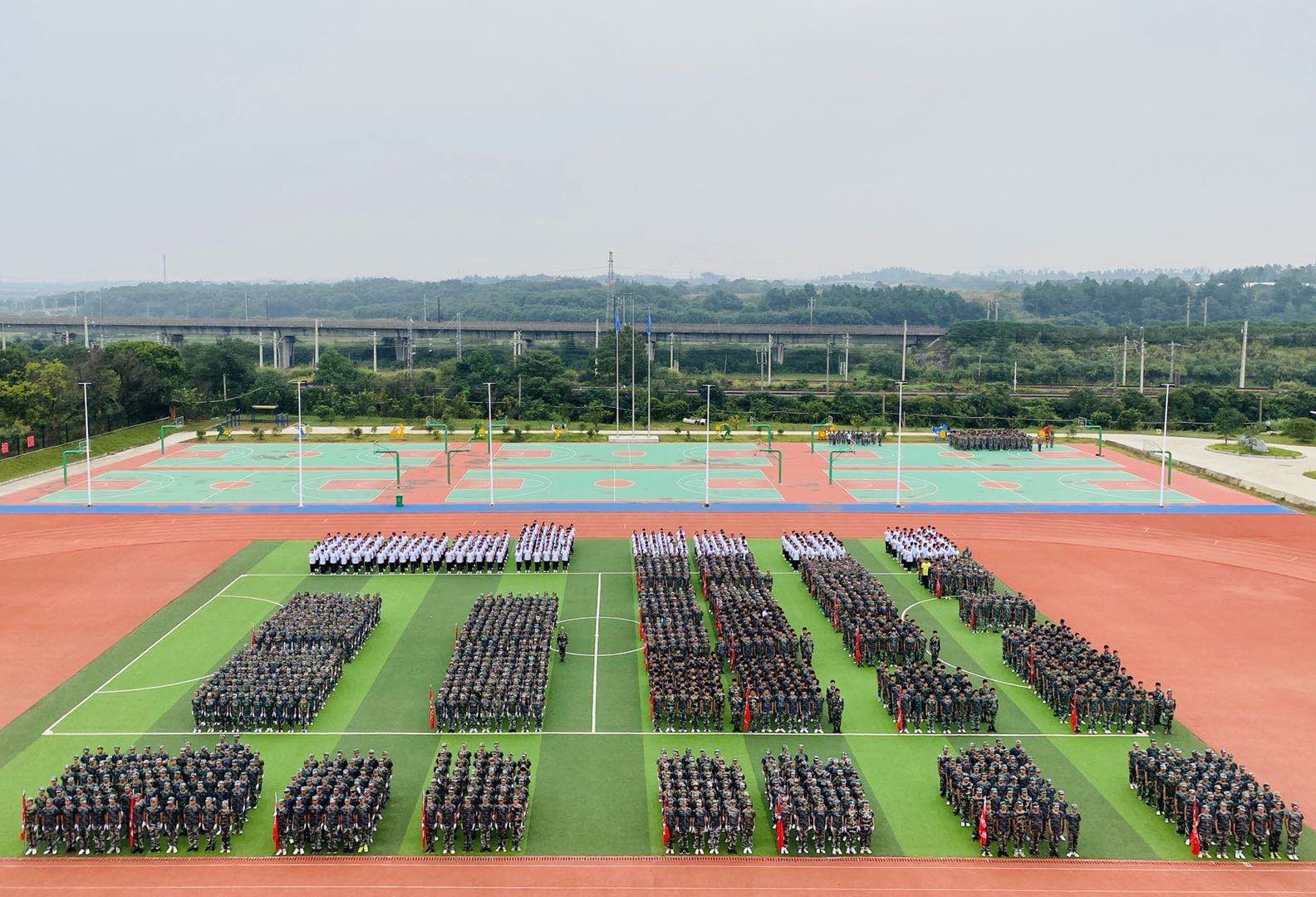 南昌向远轨道学校2020年秋季新生素质拓展活动汇报表演暨总结表彰大会隆重举行