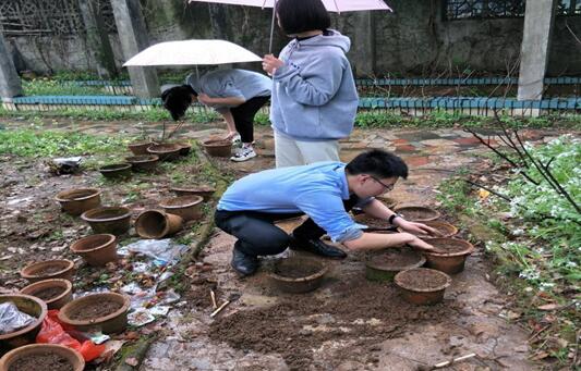 学雷锋 共筑美丽幸福家园—我校团委组织学习雷锋精神系列活动（一）