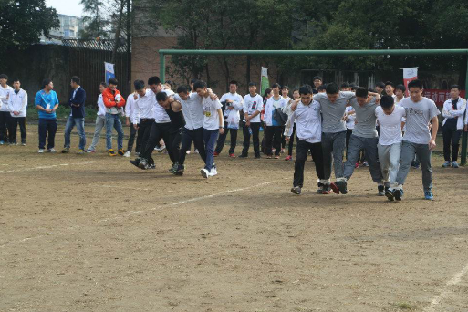 南昌向远轨道技术学校举办第八届校运动会"梦想希望 精彩校运”