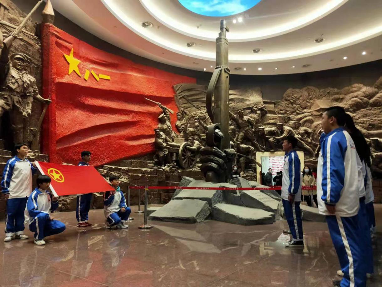 南昌向远轨道技术学校开展参观八一起义纪念馆主题团日活动