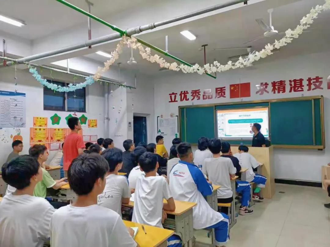 感受传统文化，弘扬爱国精神 南昌向远轨道技术学校开展端午节系列活动
