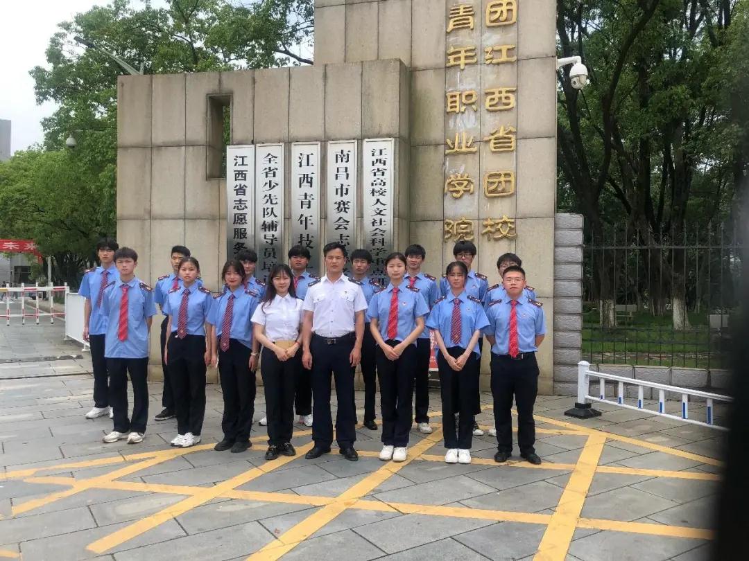 南昌向远轨道技术学校组织师生赴江西青年职业学院参加职业教育体验活动