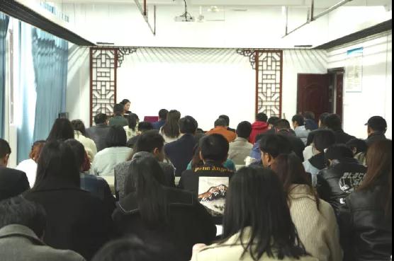 南昌向远轨道技术学校教务处开展教师工作部署大会