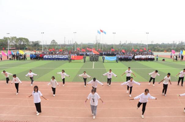 南昌向远轨道技术学校第十二届秋季田径运动会开幕