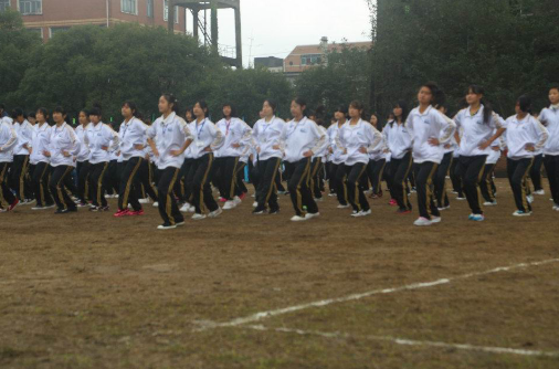 南昌向远轨道技术学校举办第八届校运动会"梦想希望 精彩校运”