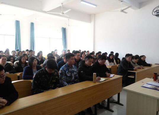 南昌向远轨道技术学校党支部举行学习贯彻党的“十九大精神”宣讲会