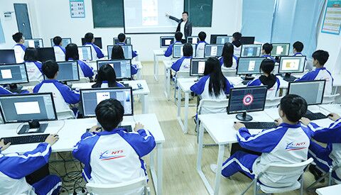 南昌向远轨道技术学校计算机室教学指导