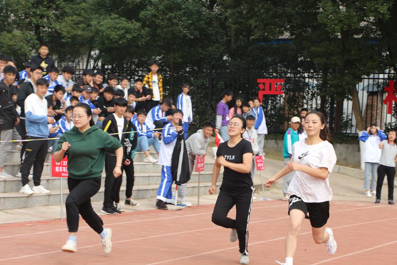 南昌向远轨道技术学校第十三届田径运动会之教职工风采