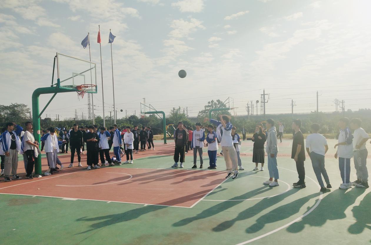 南昌向远轨道技术学校第十三届运动会之团体赛风采