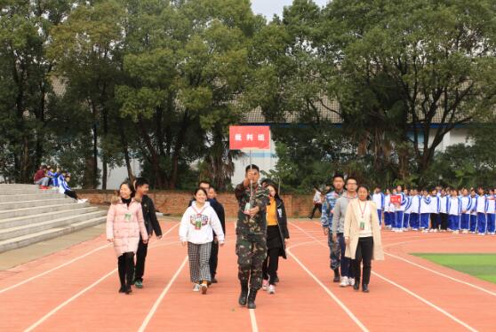 南昌向远轨道技术学校第十一届秋季田径运动会开幕