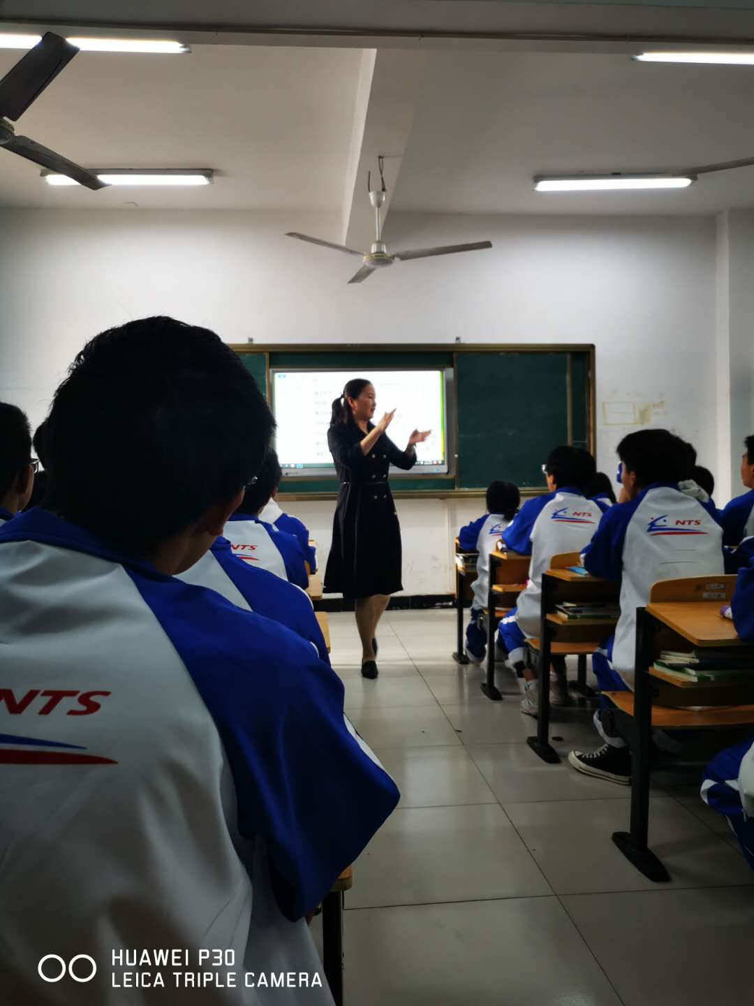 着眼于学，示范引领---南昌向远轨道技术学校电子商务专业作品成果汇报