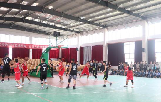 南昌向远轨道技术学校与中铁电气化局南昌维管段开展篮球友谊赛
