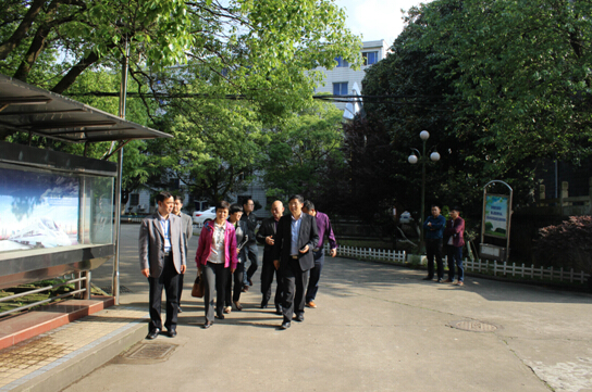  吉水县县委、县政府领导一行来南昌向远轨道学校考察