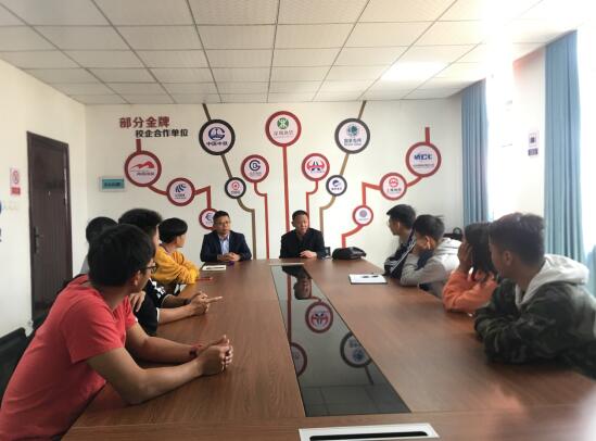 南昌向远轨道技术学校教务处举办体育教师专题交流会