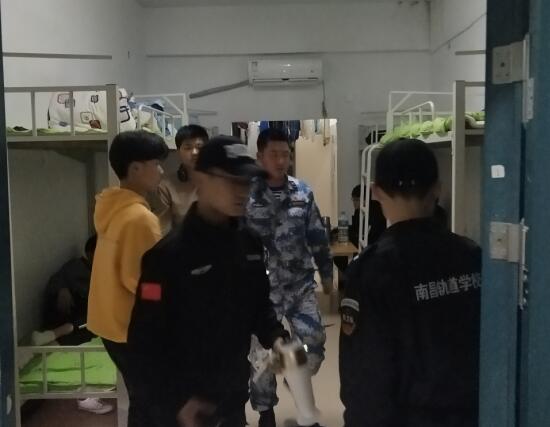 向远轨道技术学校安全无小事，警钟需长鸣