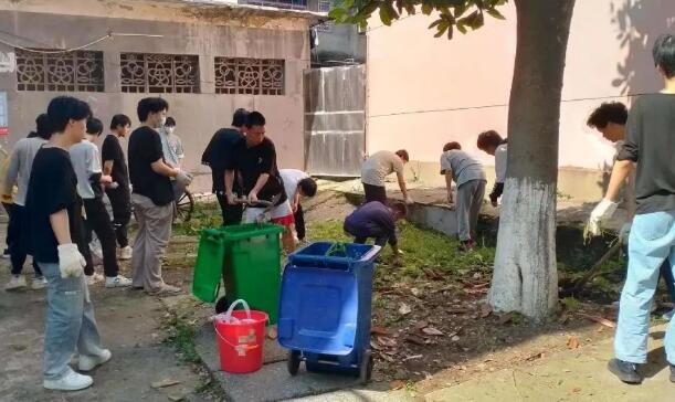 南昌向远轨道技术学校向塘校区共青团建团百年暨“五四”青年节义务劳动记实