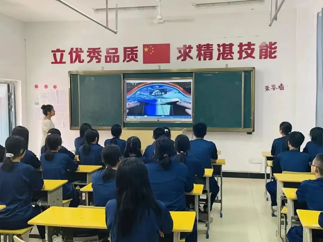 新学期，新气象---记南昌向远轨道技术学校开学第一天