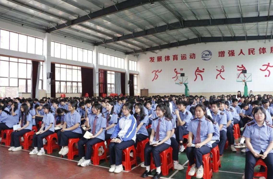 南昌向远轨道技术学校联合省妇幼保健院开展健康科普进校园活动