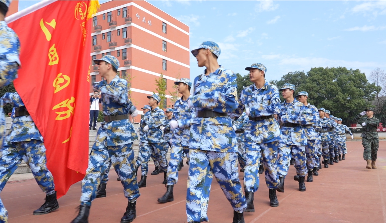 南昌向远轨道技术学校第十七届秋季田径运动会隆重开幕
