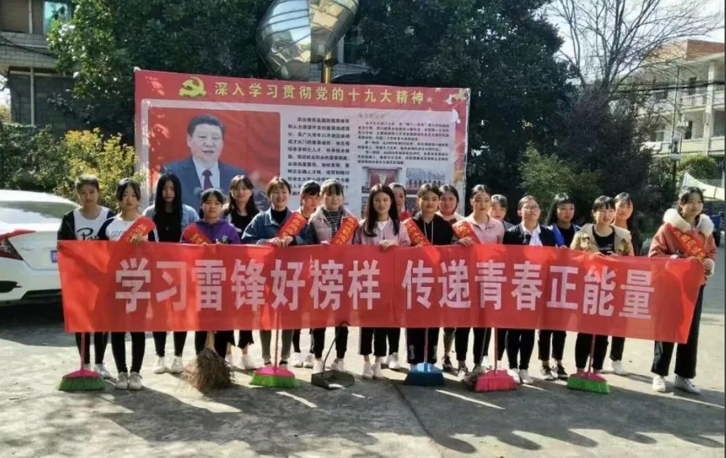 南昌向远轨道技术学校校友风采袁惠：主动真诚，做乘客的贴心人