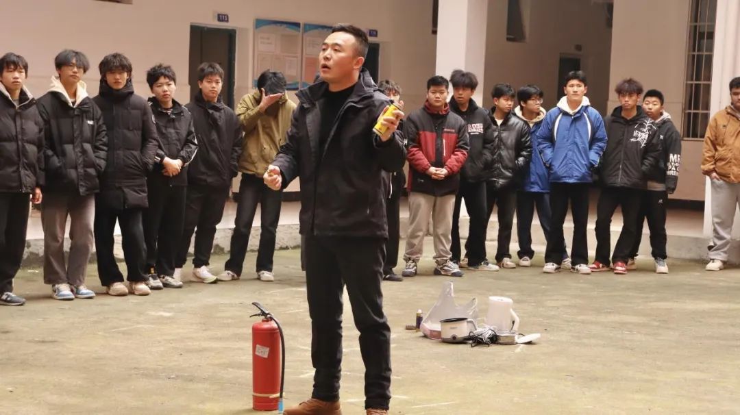 南昌向远轨道技术学校开展宿舍长安全卫生管理专题培训