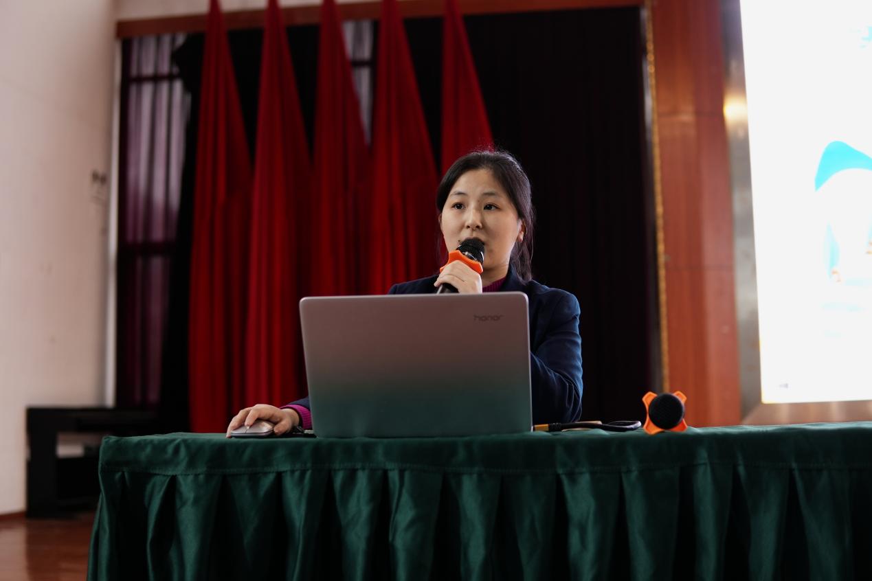 南昌向远轨道技术学校携手江西银行赣江新区分行成功举办“金融知识进校园”游园会