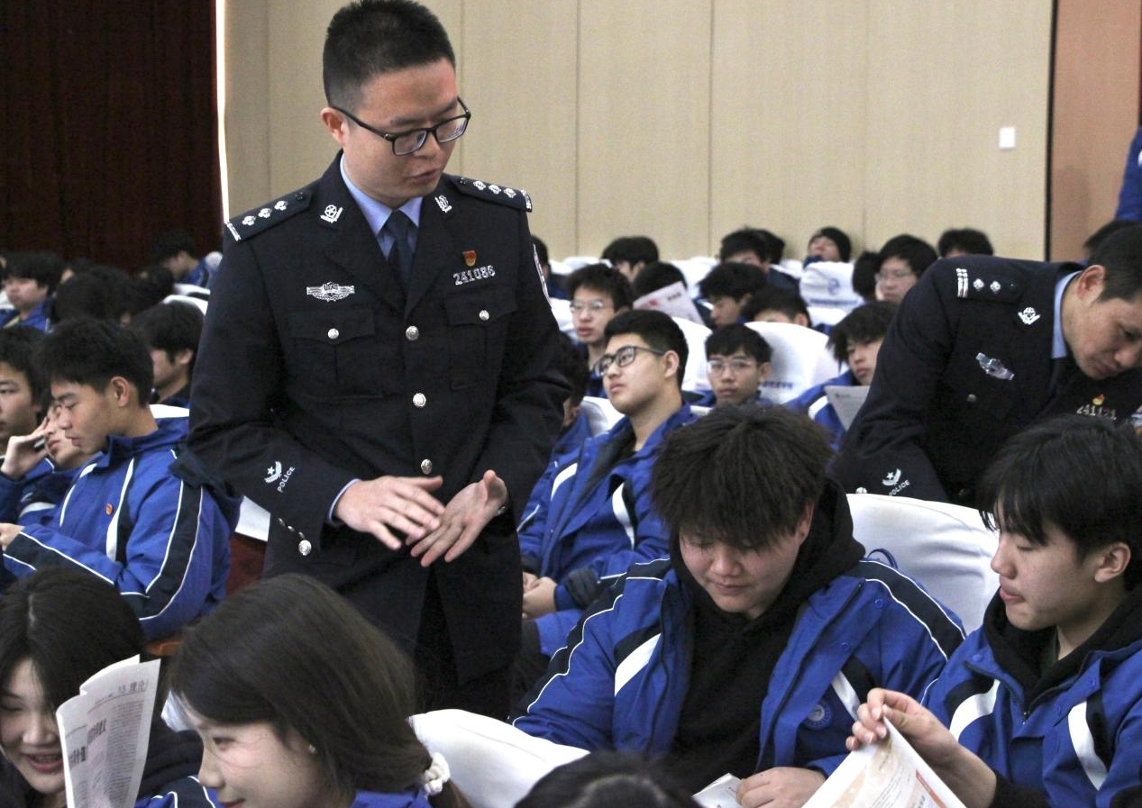 南昌向远轨道技术学校开展两会精神宣讲活动