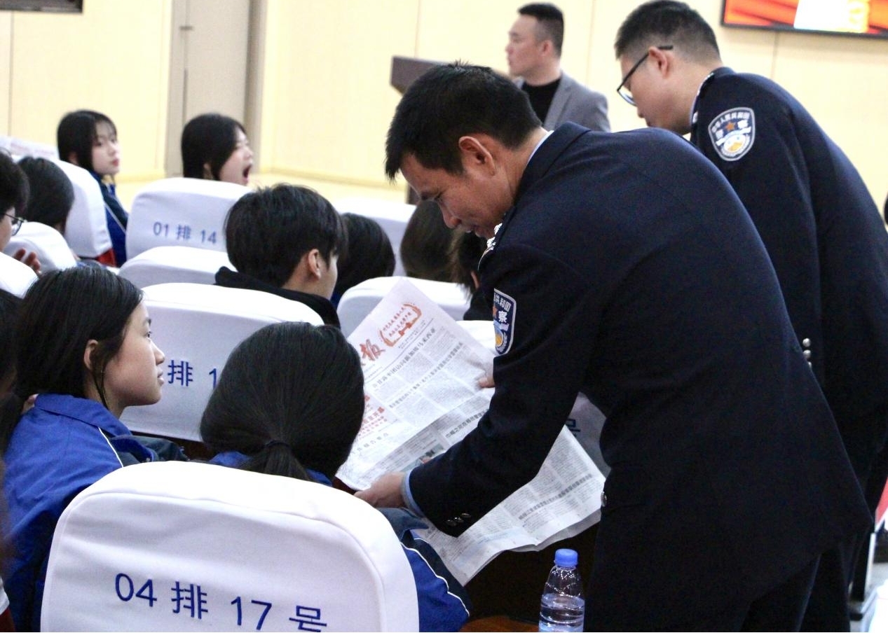 南昌向远轨道技术学校开展两会精神宣讲活动