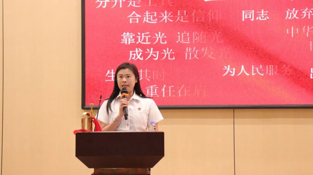 南昌向远轨道技术学校老兵进校园专题报告会圆满举行