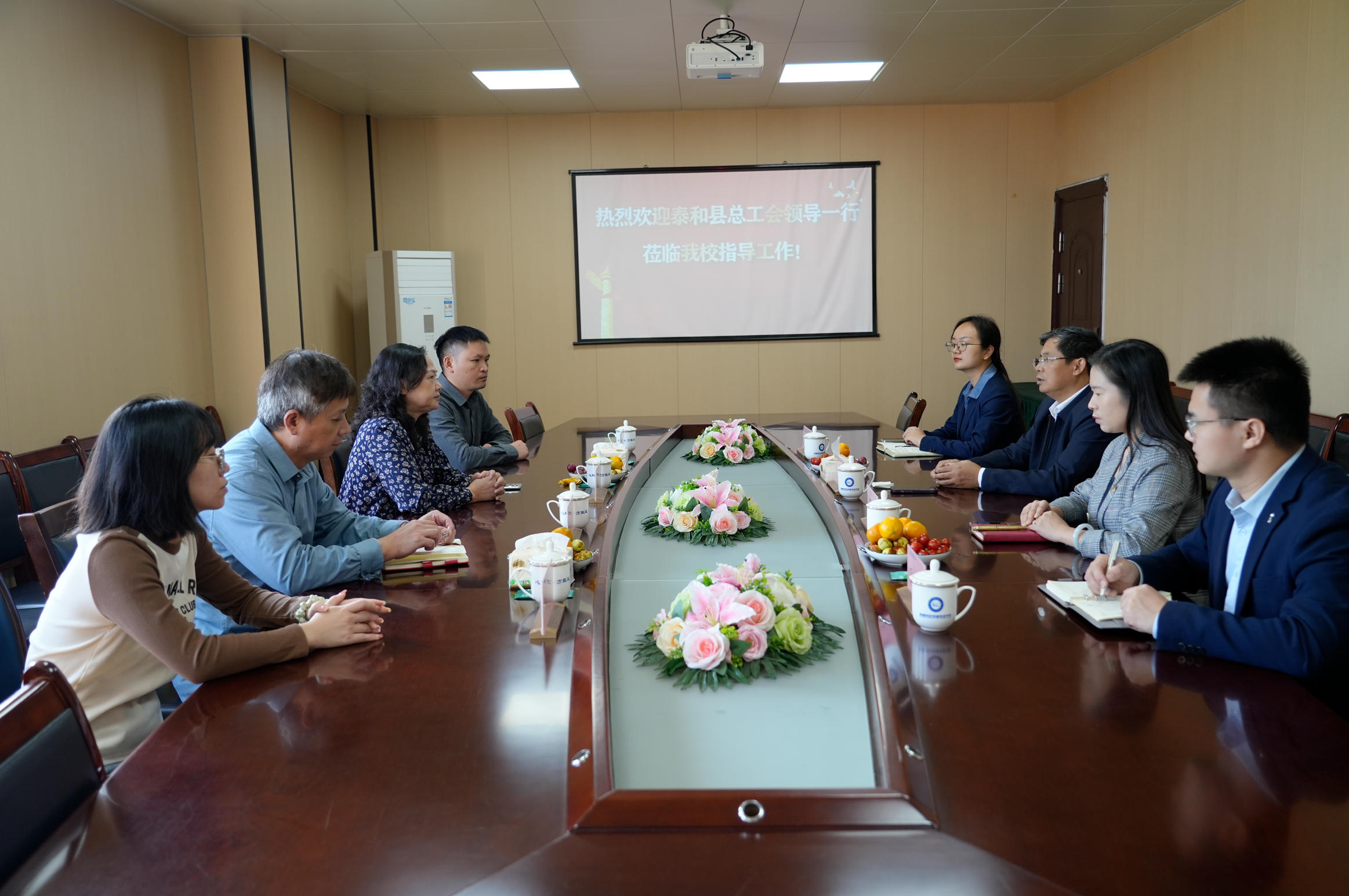 泰和县人大常委会副主任、总工会主席刘建莉一行莅临南昌向远轨道学校调研指导