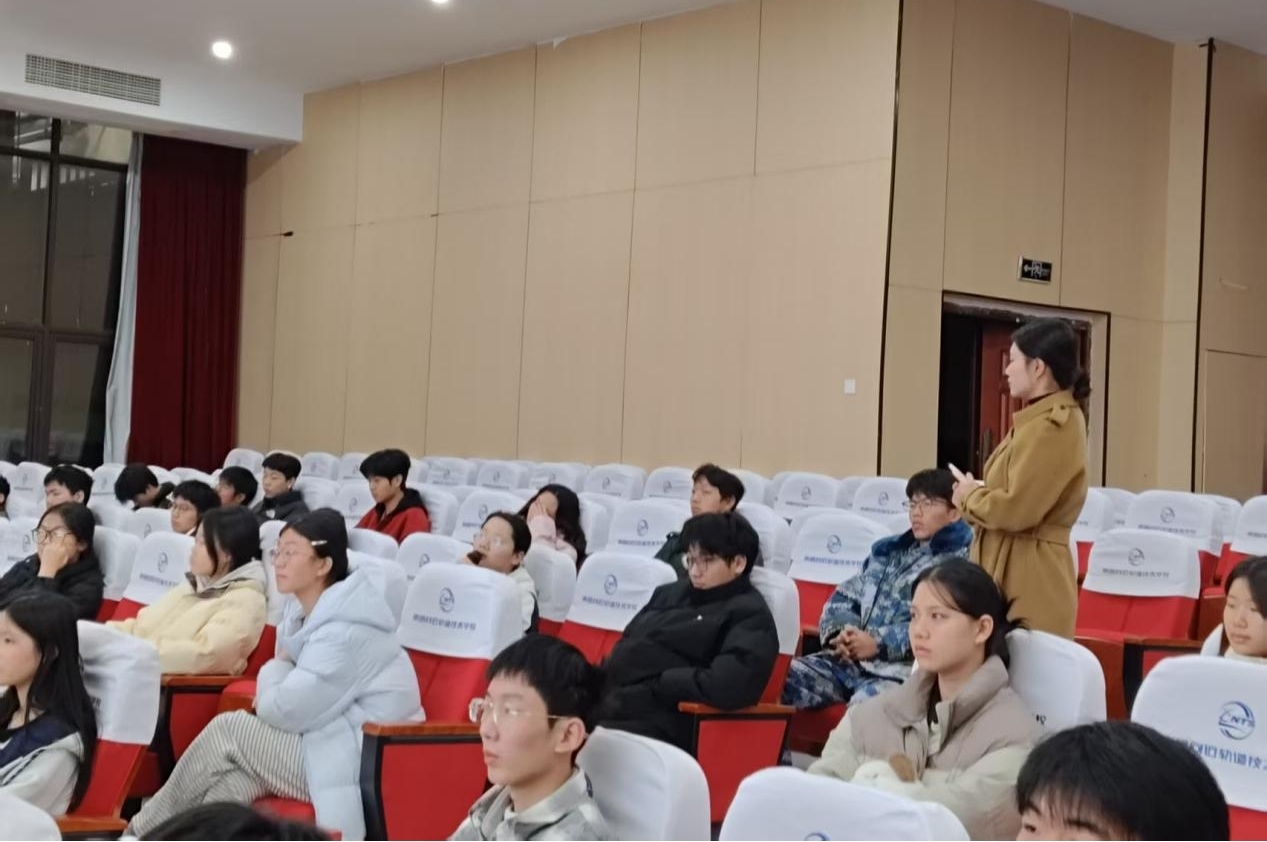 南昌向远轨道技术学校心理健康文化节系列活动：开展2025年秋季第二期心理委员培训