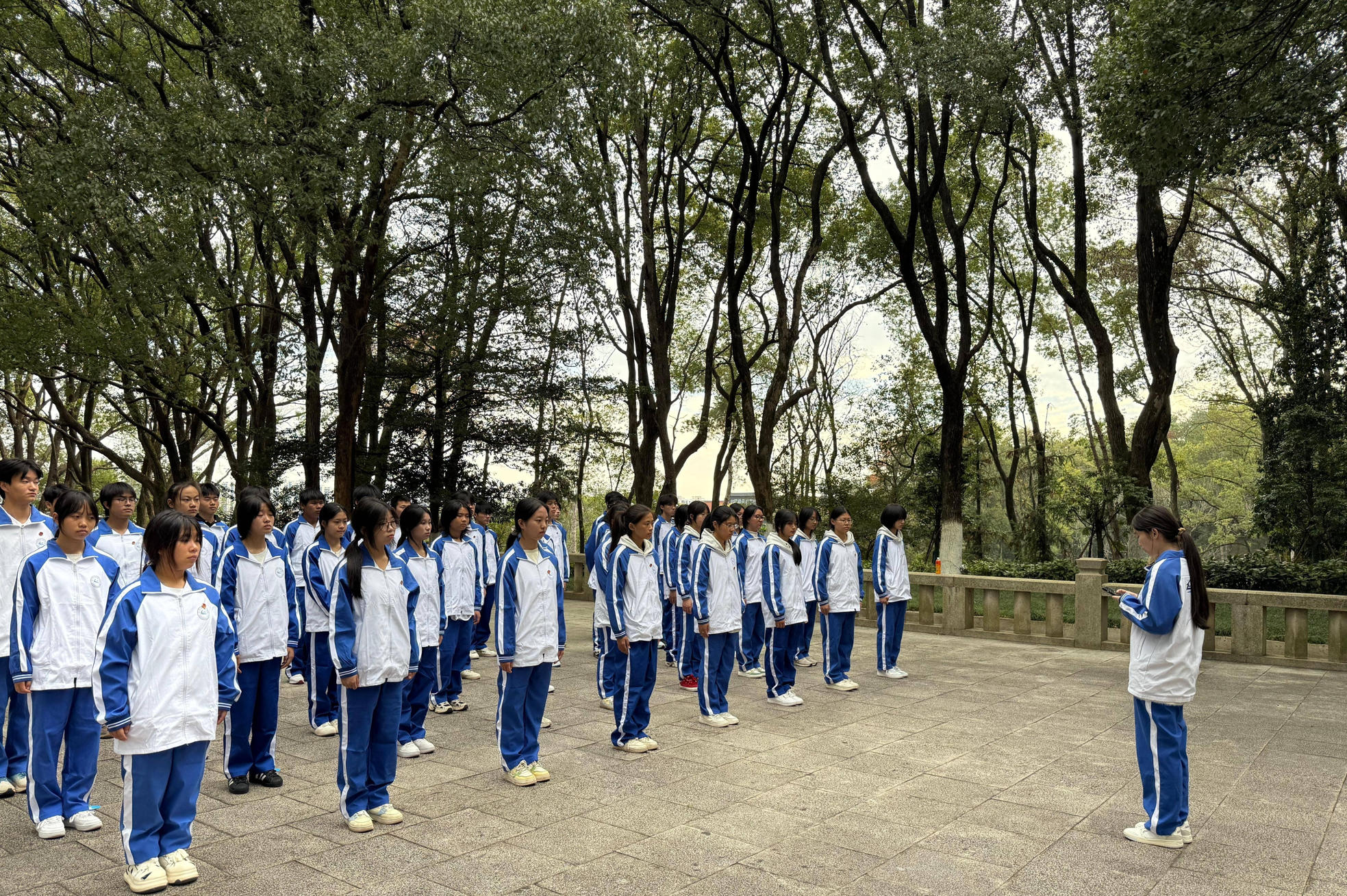 【行走的思政课】南昌向远轨道技术学校赴爱国主义教育基地开展主题团日活动