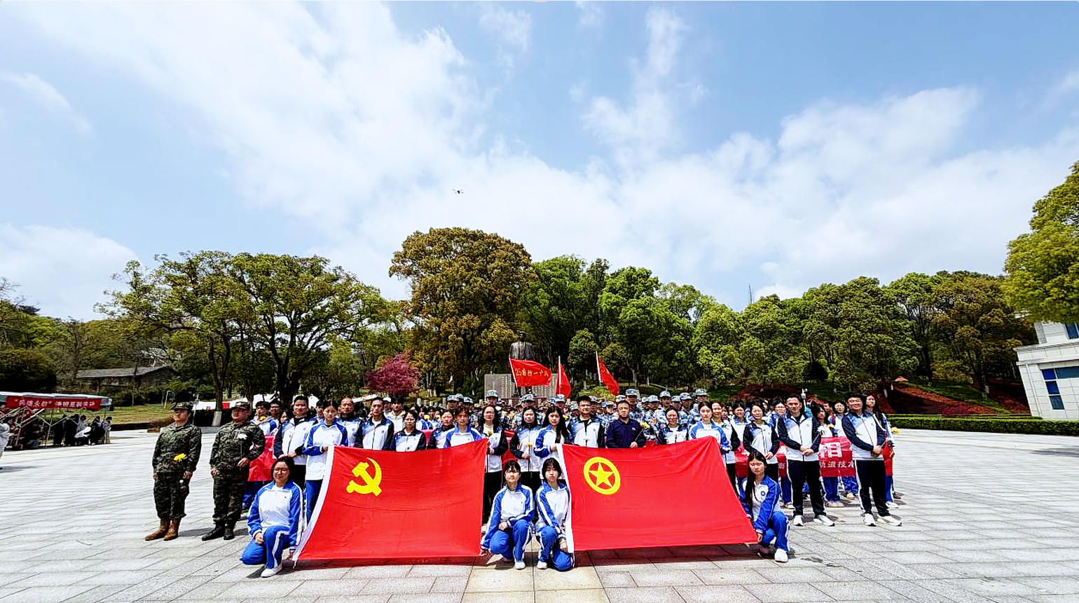 南昌向远轨道学校师生徒步祭扫方志敏烈士全纪实