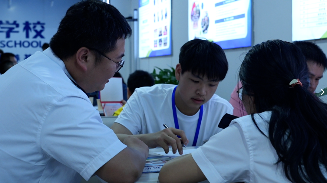 南昌向远轨道技术学校2026校园开放日圆满落幕