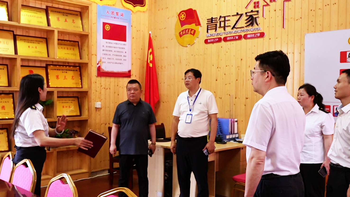 南昌向远轨道学校与中铁武汉电气化局集团第一工程有限公司举行校企交流签约活动