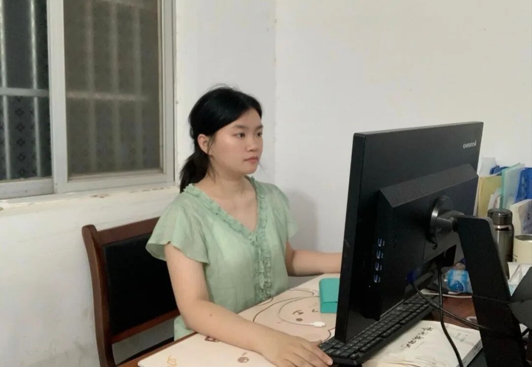 【向远学子】从中职生到政法委公务员管年华